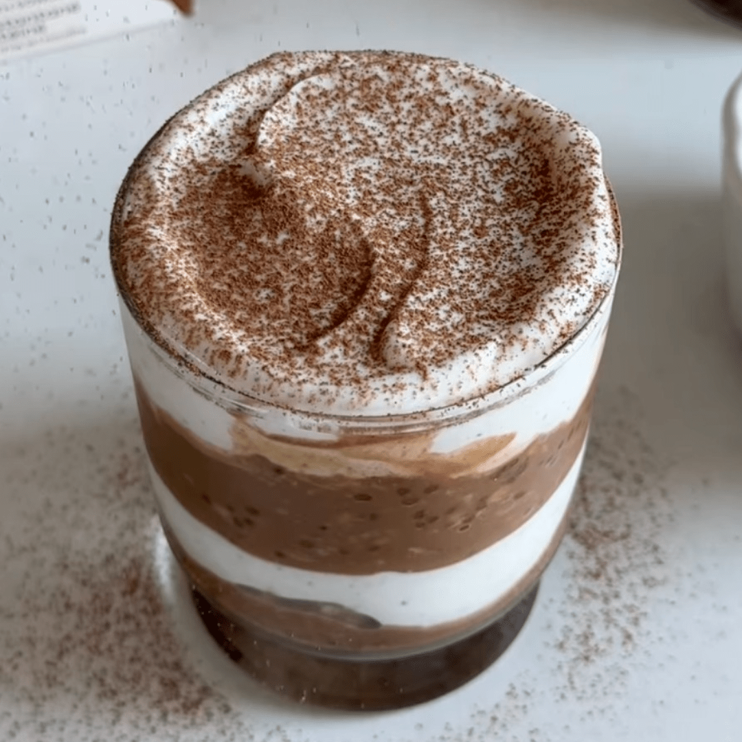 PROTEIN TIRAMISU OVERNIGHT OATS - Beck's Broth